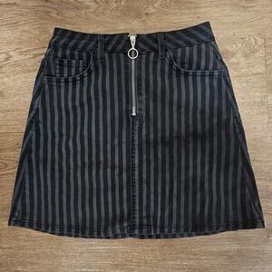Denim&Co Black Striped A-Line Skirt.
